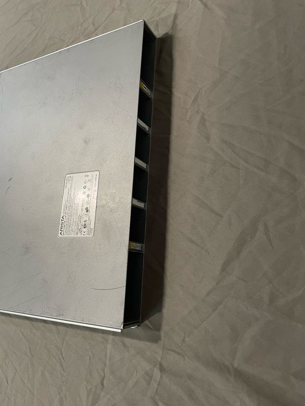 Used DCS-7150S-64 48 Port 10Gbe SFP Switch 10/100/1000Mbps Transmission Rate